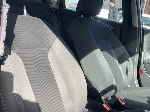 Ford Fiesta 1.0T EcoBoost Zetec Hatchback 5dr Petrol Powershift Euro 5 (100 ps) - U2485