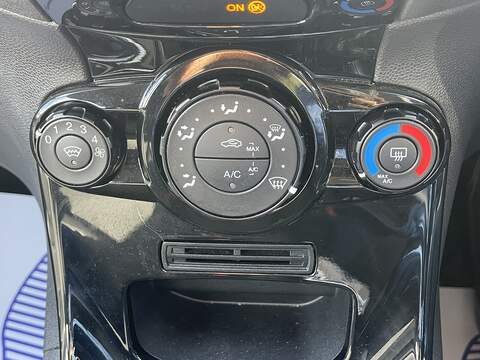 Ford Fiesta 1.0T EcoBoost Zetec Hatchback 5dr Petrol Powershift Euro 5 (100 ps) - U2485