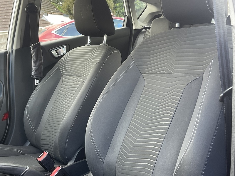 Ford Fiesta 1.0T EcoBoost Zetec Hatchback 5dr Petrol Powershift Euro 5 (100 ps) - U2485