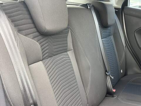 Ford Fiesta 1.0T EcoBoost Zetec Hatchback 5dr Petrol Powershift Euro 5 (100 ps) - U2485