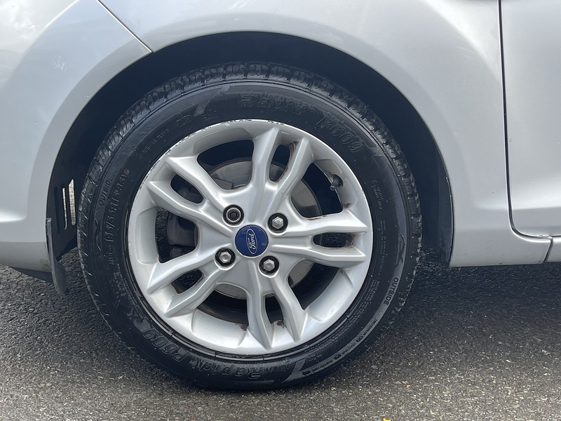 Ford Fiesta 1.0T EcoBoost Zetec Hatchback 5dr Petrol Powershift Euro 5 (100 ps) - U2485