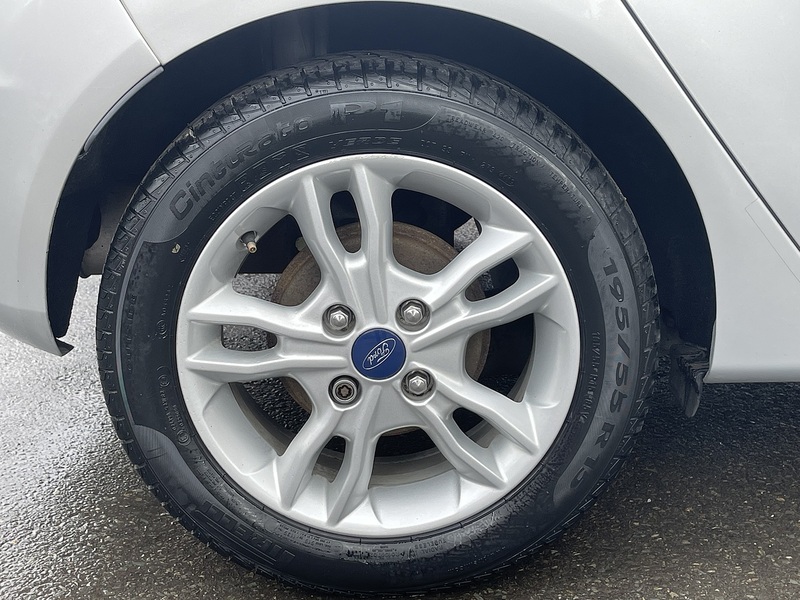 Ford Fiesta 1.0T EcoBoost Zetec Hatchback 5dr Petrol Powershift Euro 5 (100 ps) - U2485