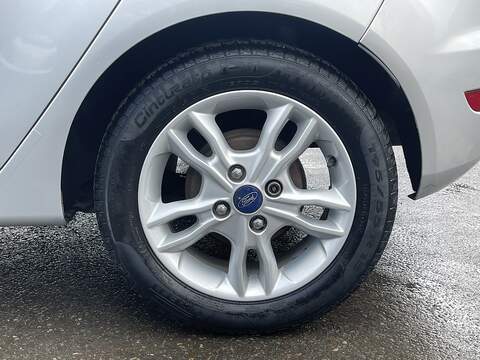 Ford Fiesta 1.0T EcoBoost Zetec Hatchback 5dr Petrol Powershift Euro 5 (100 ps) - U2485