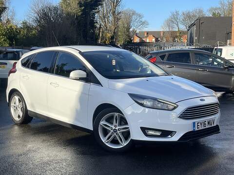 Ford Focus 1.0T EcoBoost Zetec Hatchback 5dr Petrol Powershift Euro 6 (100 ps)