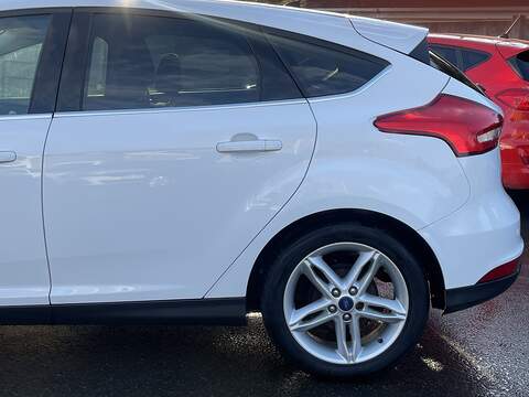 Ford Focus 1.0T EcoBoost Titanium Hatchback 5dr Petrol Auto Euro 6 (s/s) (125 ps) - U2488