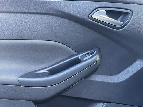 Ford Focus 1.0T EcoBoost Titanium Hatchback 5dr Petrol Auto Euro 6 (s/s) (125 ps) - U2488