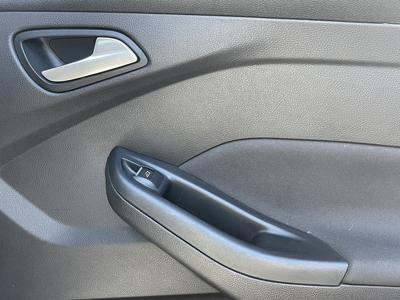Ford Focus 1.0T EcoBoost Titanium Hatchback 5dr Petrol Auto Euro 6 (s/s) (125 ps) - U2488