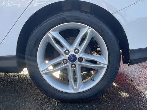 Ford Focus 1.0T EcoBoost Titanium Hatchback 5dr Petrol Auto Euro 6 (s/s) (125 ps) - U2488