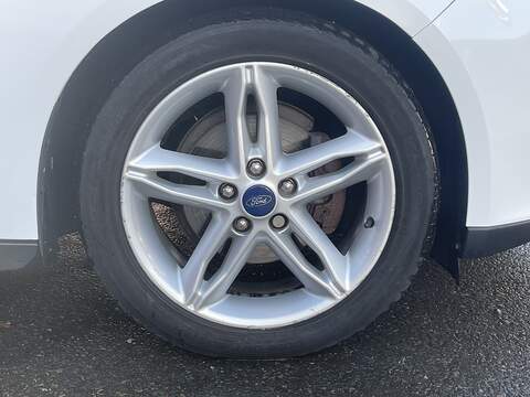 Ford Focus 1.0T EcoBoost Titanium Hatchback 5dr Petrol Auto Euro 6 (s/s) (125 ps) - U2488