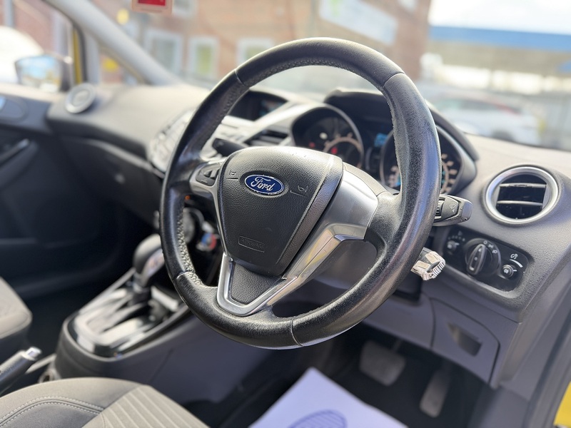 Ford Fiesta 1.0T EcoBoost Zetec Hatchback 3dr Petrol Powershift Euro 6 (100 ps) - U2489