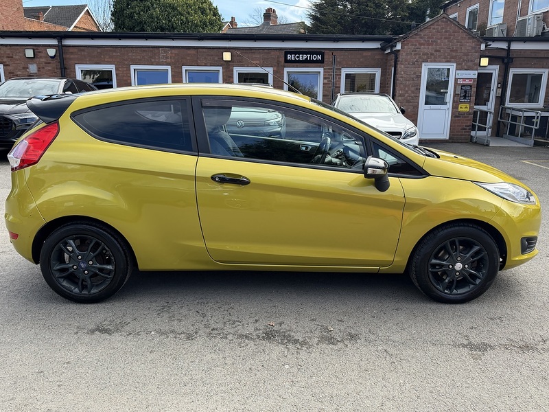 Ford Fiesta 1.0T EcoBoost Zetec Hatchback 3dr Petrol Powershift Euro 6 (100 ps) - U2489