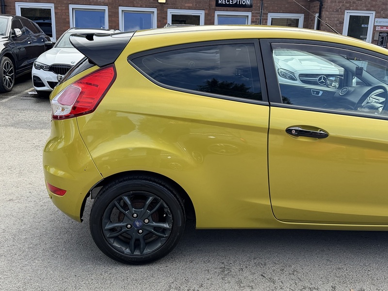 Ford Fiesta 1.0T EcoBoost Zetec Hatchback 3dr Petrol Powershift Euro 6 (100 ps) - U2489