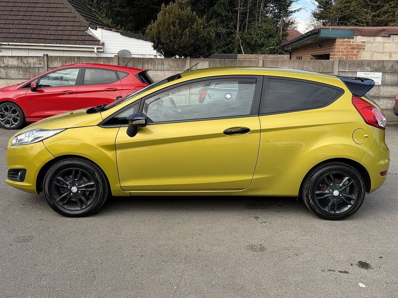 Ford Fiesta 1.0T EcoBoost Zetec Hatchback 3dr Petrol Powershift Euro 6 (100 ps) - U2489