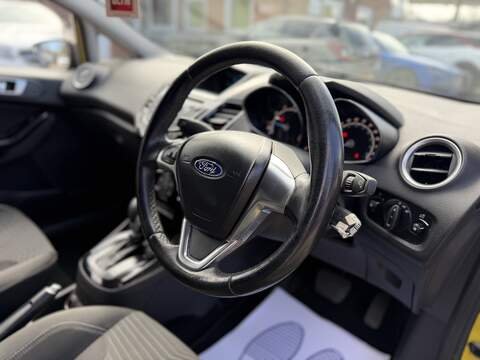 Ford Fiesta 1.0T EcoBoost Zetec Hatchback 3dr Petrol Powershift Euro 6 (100 ps) - U2489