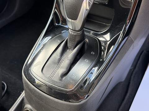 Ford Fiesta 1.0T EcoBoost Zetec Hatchback 3dr Petrol Powershift Euro 6 (100 ps) - U2489