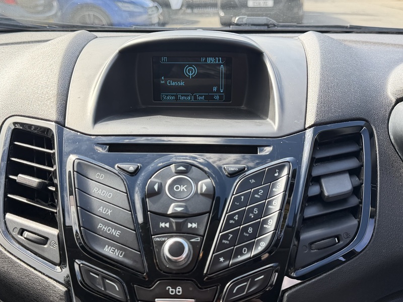 Ford Fiesta 1.0T EcoBoost Zetec Hatchback 3dr Petrol Powershift Euro 6 (100 ps) - U2489