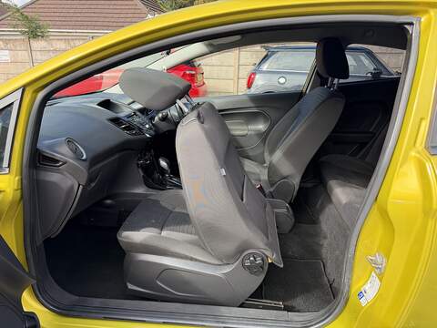 Ford Fiesta 1.0T EcoBoost Zetec Hatchback 3dr Petrol Powershift Euro 6 (100 ps) - U2489