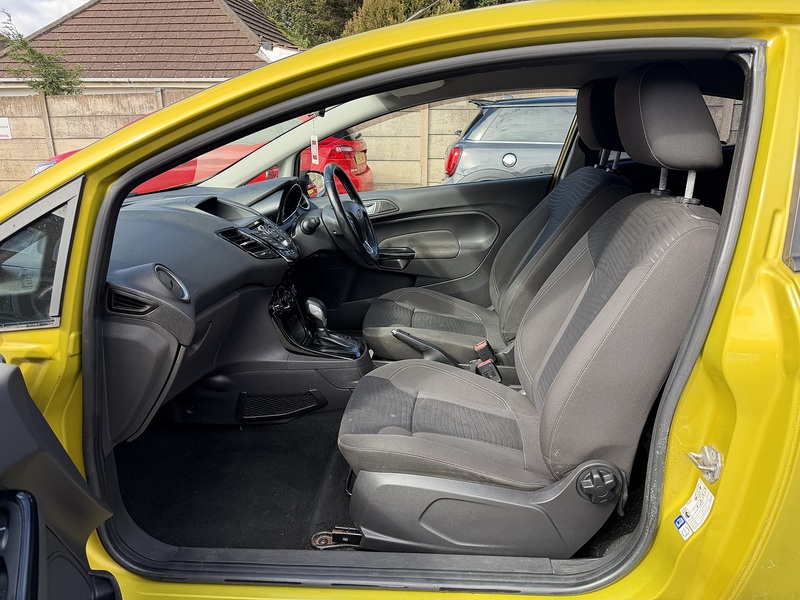 Ford Fiesta 1.0T EcoBoost Zetec Hatchback 3dr Petrol Powershift Euro 6 (100 ps) - U2489