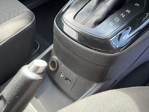 Ford Fiesta 1.0T EcoBoost Zetec Hatchback 3dr Petrol Powershift Euro 6 (100 ps) - U2489