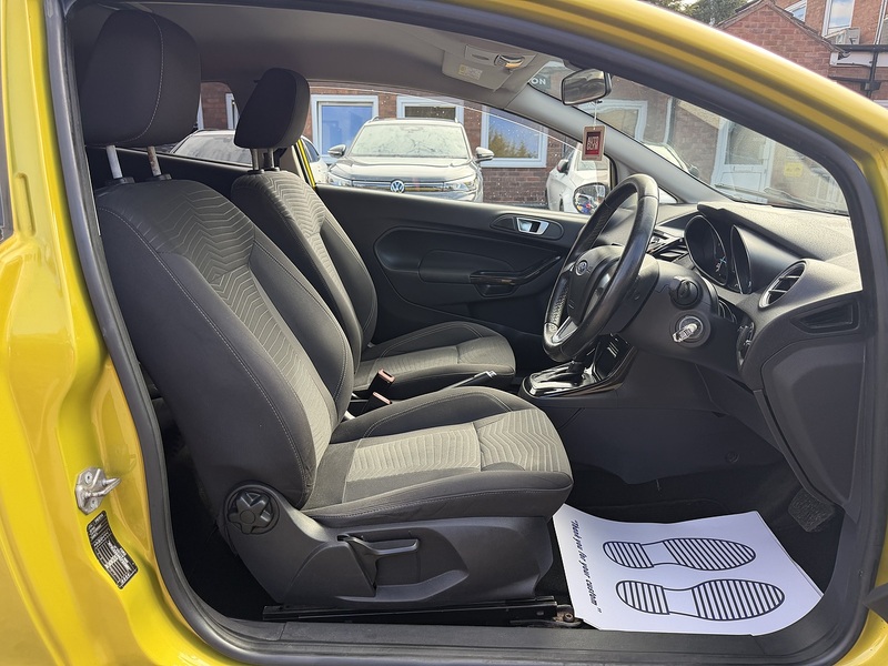 Ford Fiesta 1.0T EcoBoost Zetec Hatchback 3dr Petrol Powershift Euro 6 (100 ps) - U2489