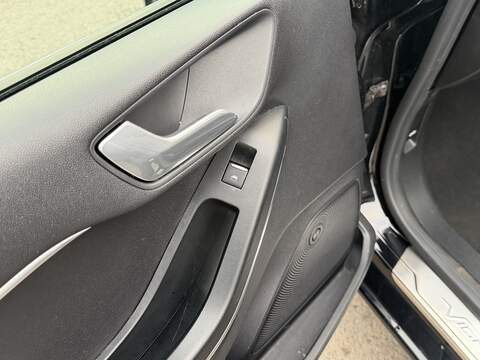 Ford Fiesta 1.0T EcoBoost GPF Vignale Hatchback 5dr Petrol Auto Euro 6 (s/s) (100 ps) - U2493