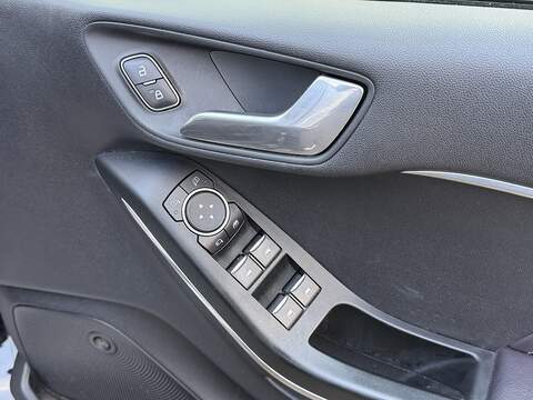 Ford Fiesta 1.0T EcoBoost GPF Vignale Hatchback 5dr Petrol Auto Euro 6 (s/s) (100 ps) - U2493