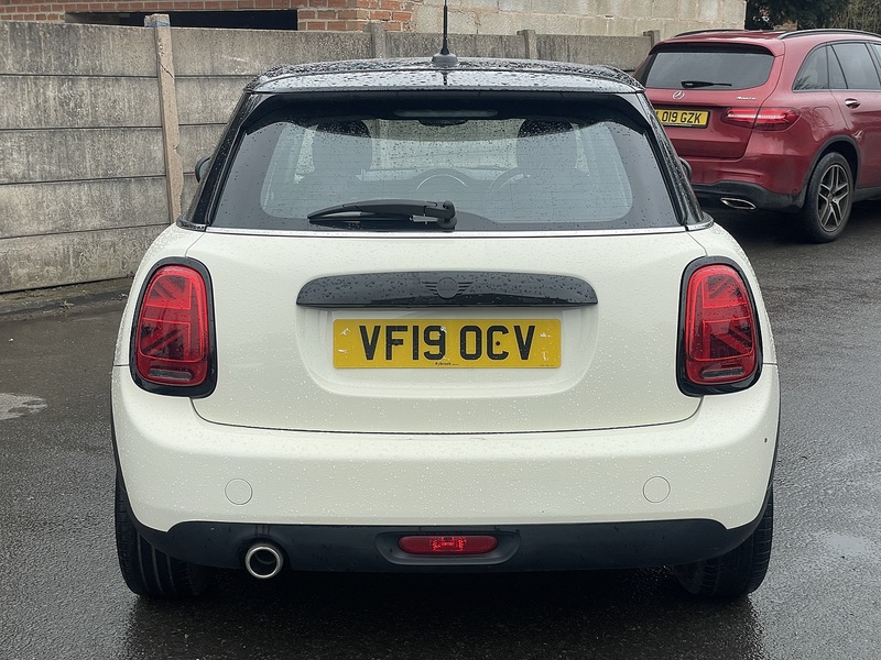 MINI Hatch 1.5 Cooper Classic Hatchback 5dr Petrol Manual Euro 6 (s/s) (136 ps) - U2498