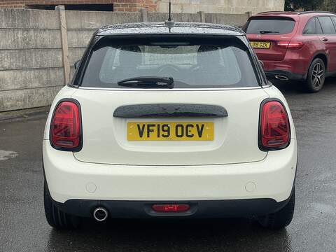 MINI Hatch 1.5 Cooper Classic Hatchback 5dr Petrol Manual Euro 6 (s/s) (136 ps) - U2498