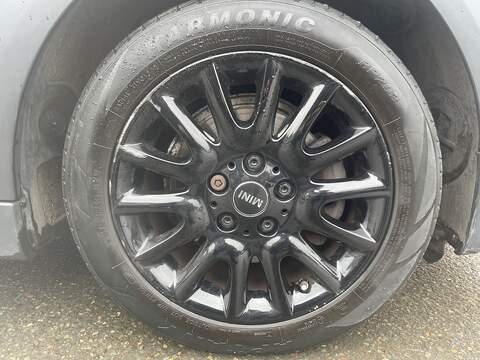 MINI Hatch 1.5 Cooper Classic Hatchback 5dr Petrol Manual Euro 6 (s/s) (136 ps) - U2498