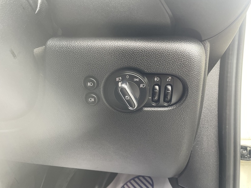 MINI Hatch 1.5 Cooper Classic Hatchback 5dr Petrol Manual Euro 6 (s/s) (136 ps) - U2498