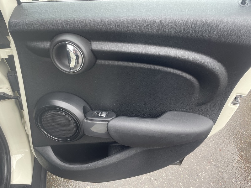 MINI Hatch 1.5 Cooper Classic Hatchback 5dr Petrol Manual Euro 6 (s/s) (136 ps) - U2498