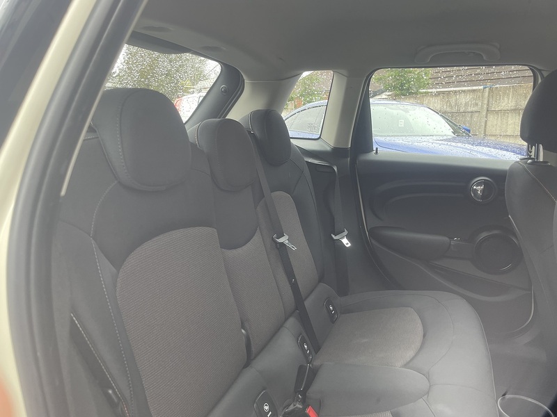 MINI Hatch 1.5 Cooper Classic Hatchback 5dr Petrol Manual Euro 6 (s/s) (136 ps) - U2498