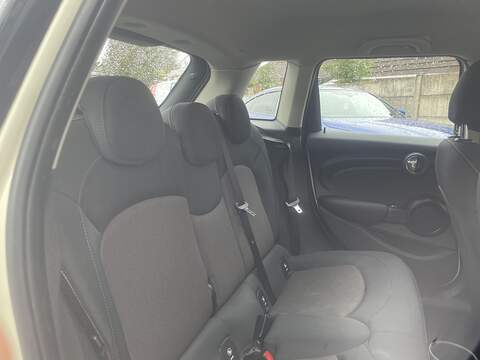 MINI Hatch 1.5 Cooper Classic Hatchback 5dr Petrol Manual Euro 6 (s/s) (136 ps) - U2498