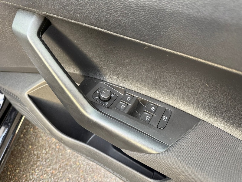 Volkswagen Polo 1.0 TSI Life Hatchback 5dr Petrol Manual Euro 6 (s/s) (95 ps) - U2502