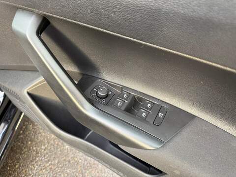 Volkswagen Polo 1.0 TSI Life Hatchback 5dr Petrol Manual Euro 6 (s/s) (95 ps) - U2502