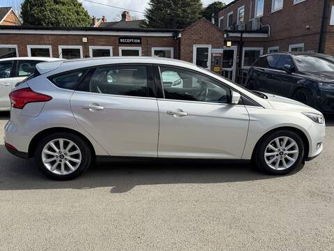 Ford Focus T EcoBoost Titanium - U2504