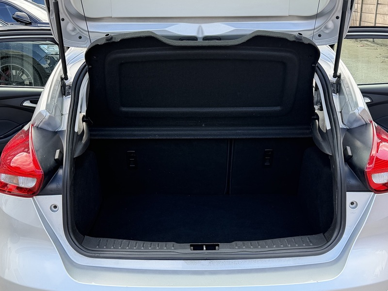 Ford Focus T EcoBoost Titanium - U2504