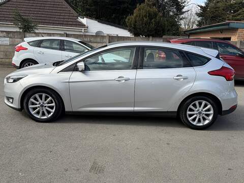 Ford Focus T EcoBoost Titanium - U2504
