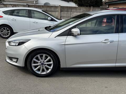 Ford Focus T EcoBoost Titanium - U2504