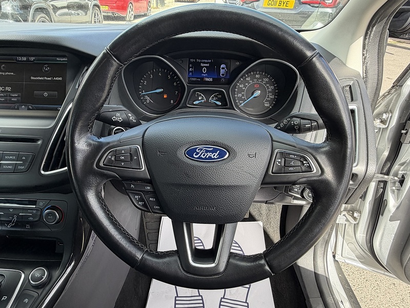 Ford Focus T EcoBoost Titanium - U2504