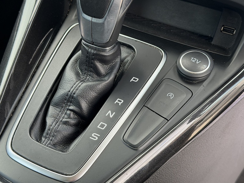 Ford Focus T EcoBoost Titanium - U2504