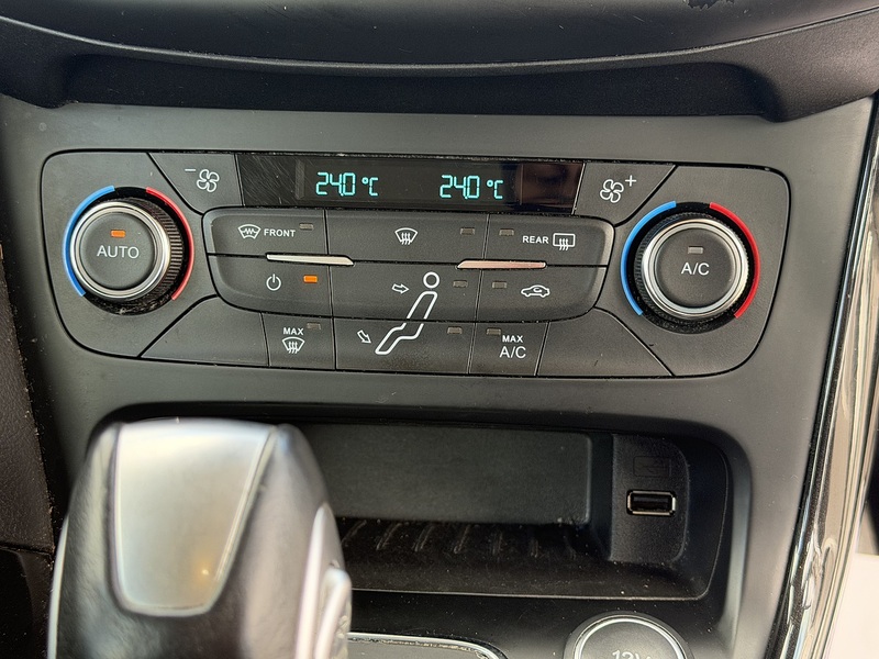 Ford Focus T EcoBoost Titanium - U2504