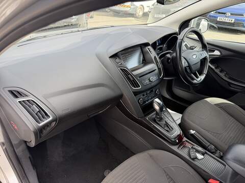 Ford Focus T EcoBoost Titanium - U2504