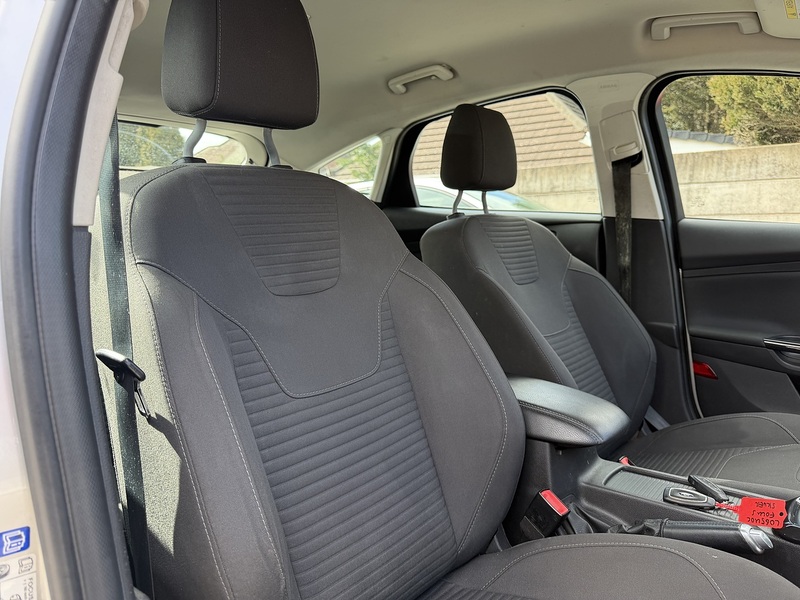 Ford Focus T EcoBoost Titanium - U2504