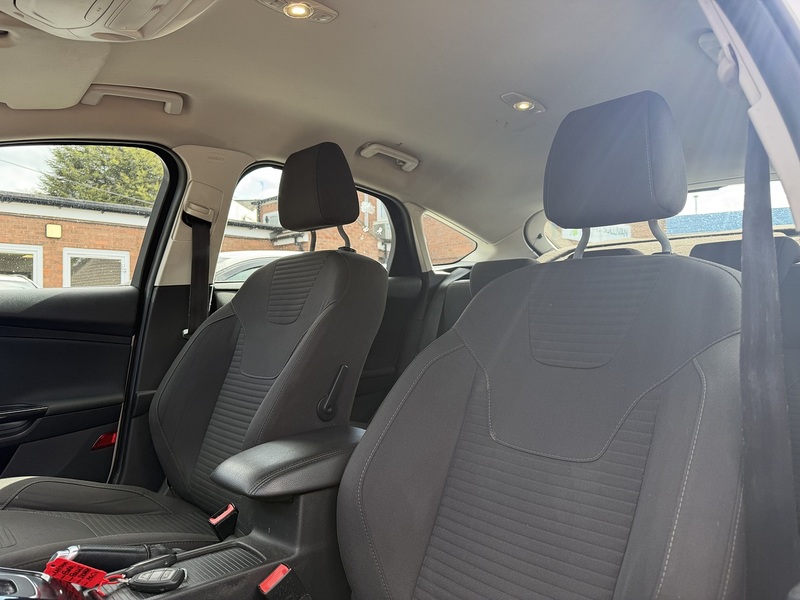 Ford Focus T EcoBoost Titanium - U2504