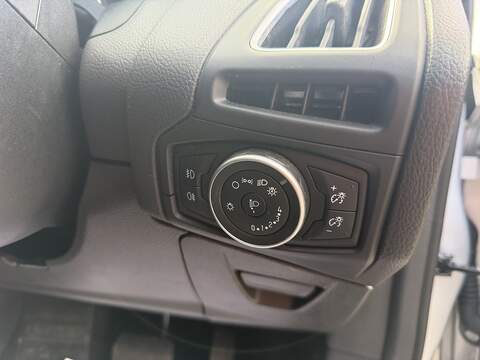 Ford Focus T EcoBoost Titanium - U2504