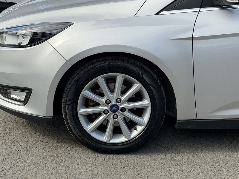 Ford Focus T EcoBoost Titanium - U2504
