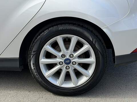 Ford Focus T EcoBoost Titanium - U2504