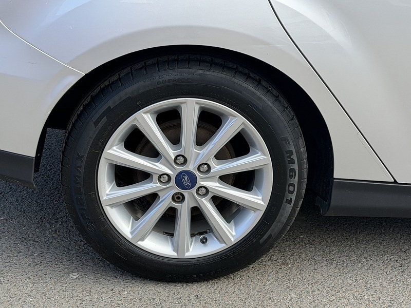 Ford Focus T EcoBoost Titanium - U2504