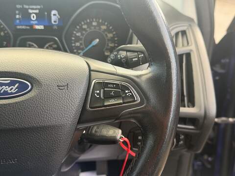 Ford Focus 1.0T EcoBoost Zetec Edition Hatchback 5dr Petrol Auto Euro 6 (s/s) (125 ps) - U2505